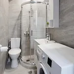 Appartement Center At Al Svolou Str -50 Sqm - 3 P - 2 Balconies -2 Tvs - Optical Fiber - Washine Machine - Fully Equipped Kitchen - 8th Floor