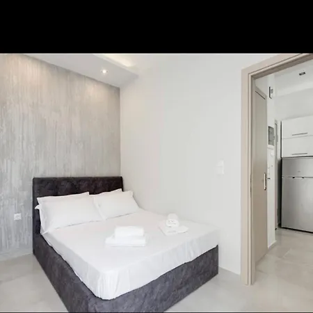 Center At Al Svolou Str -50 Sqm - 3 P - 2 Balconies -2 Tvs - Optical Fiber - Washine Machine - Fully Equipped Kitchen - 8th Floor Soluň